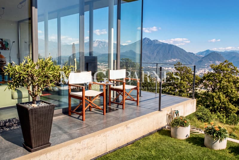 Lugano, Cademario: Villa moderna con giardino e piscina (2)
