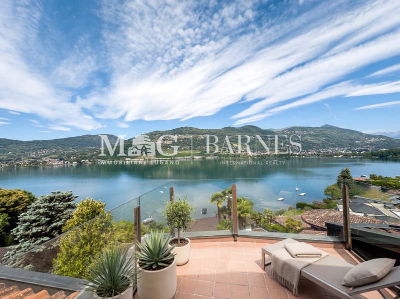 Esclusiva Villa Vista Lago con Darsena Privata (13)
