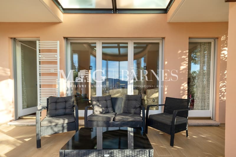 Montagnola, Collina d'Oro: Villa unifamiliare con piscina e vista lago (5)