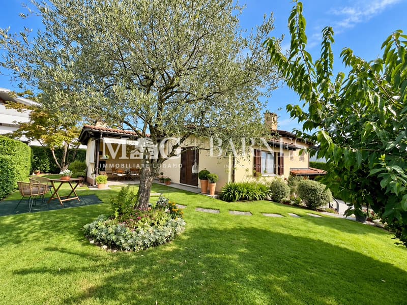 Gentilino: Villa con ampi spazi, giardino e portico (1)
