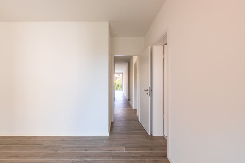 Elegante appartamento di 3 locali con balcone a Lugano (7)