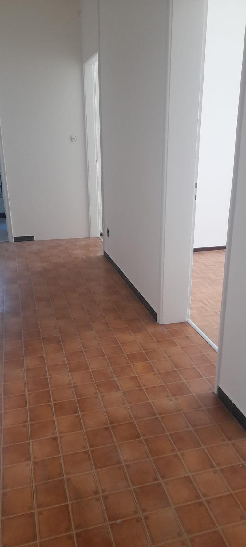 Helles 3-Zimmer-Apartment im Herzen von Lugano (2)