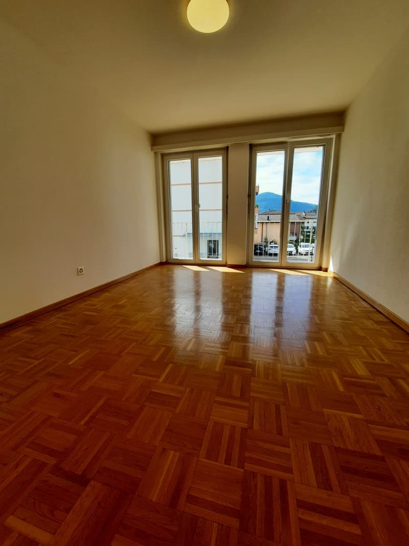 AFFITTASI 4.5 LOCALI A CASLANO (14)