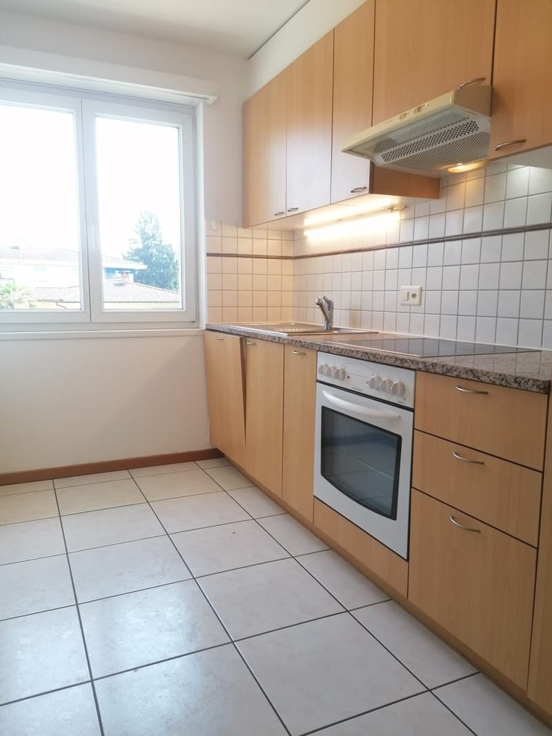 Zwei Lokale mit Balkon in Caslano zu vermieten (4)