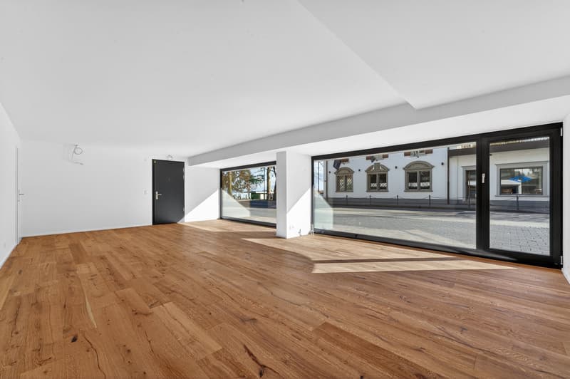 Attractive commercial space at the village square in Hergiswil (2)