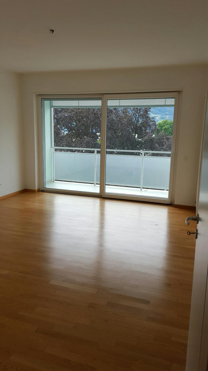 BRIGHT 3.5-ROOM APARTMENT WITH LAKE VIEW! (5)