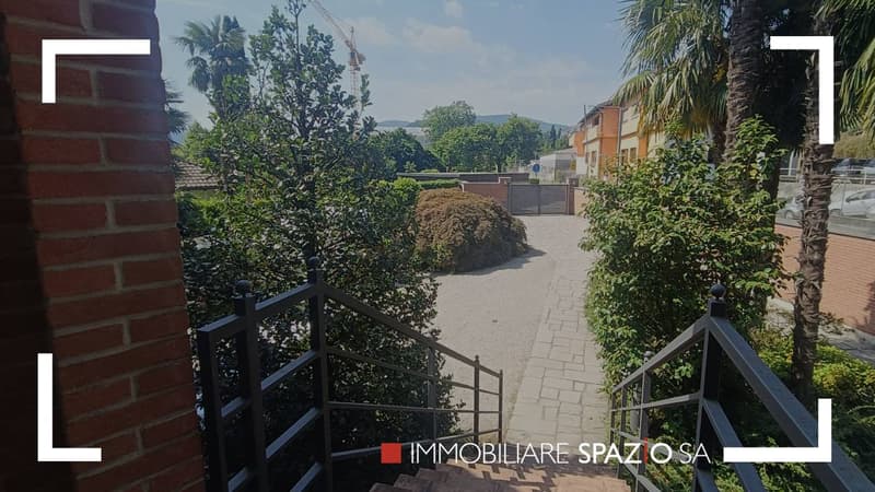 Esclusiva Villa Fronte Lago con darsena privata (14)