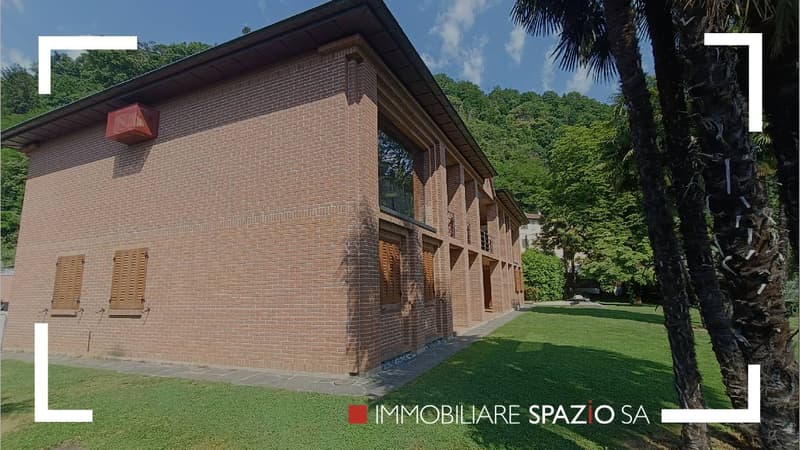 Esclusiva Villa Fronte Lago con darsena privata (6)
