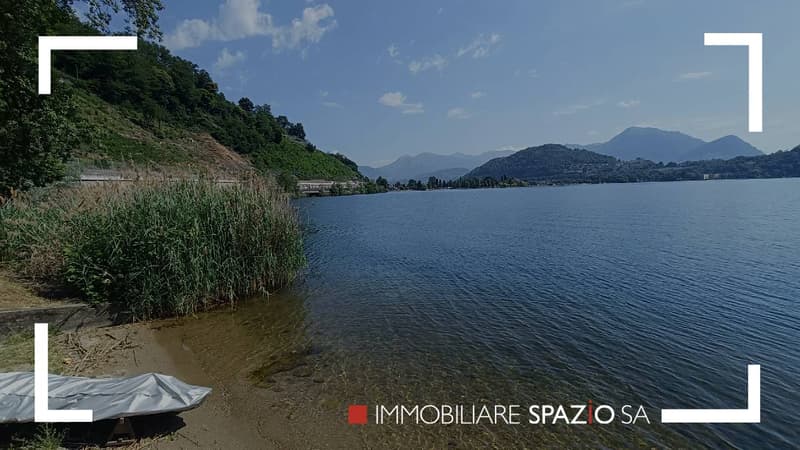 Esclusiva Villa Fronte Lago con darsena privata (9)