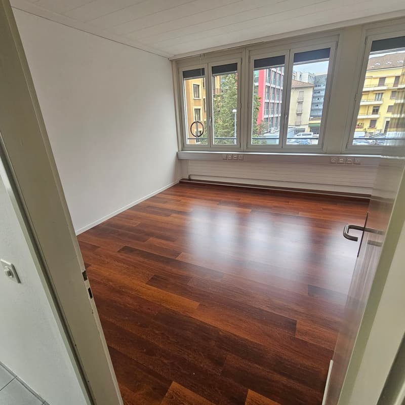 Bright 3-room office for rent in Lugano – Via Luigi Canonica 4 (4)