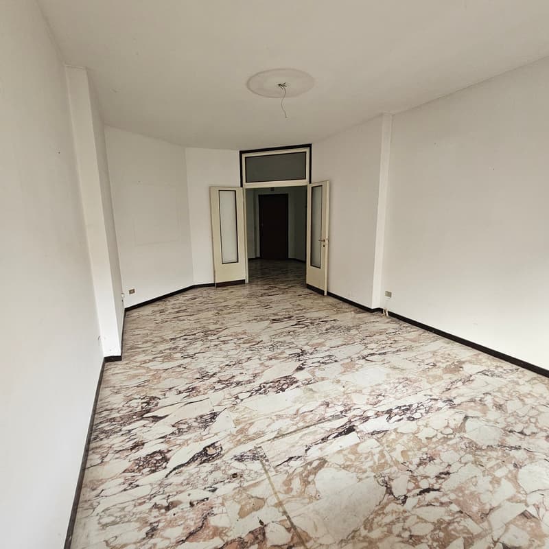 Spacious 4.5-room apartment for sale in Varese – Via Felice Orrigoni 2 (5)