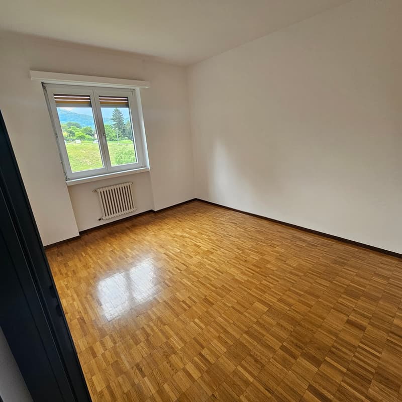 Luminoso appartamento di 3.5 locali con balcone a Manno (7)