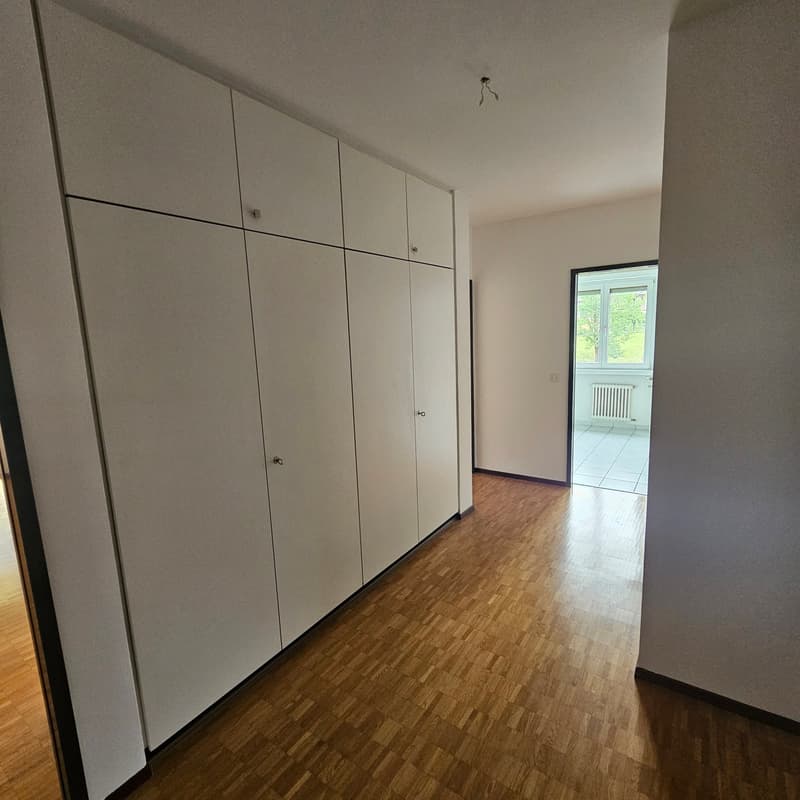 Luminoso appartamento di 3.5 locali con balcone a Manno (2)