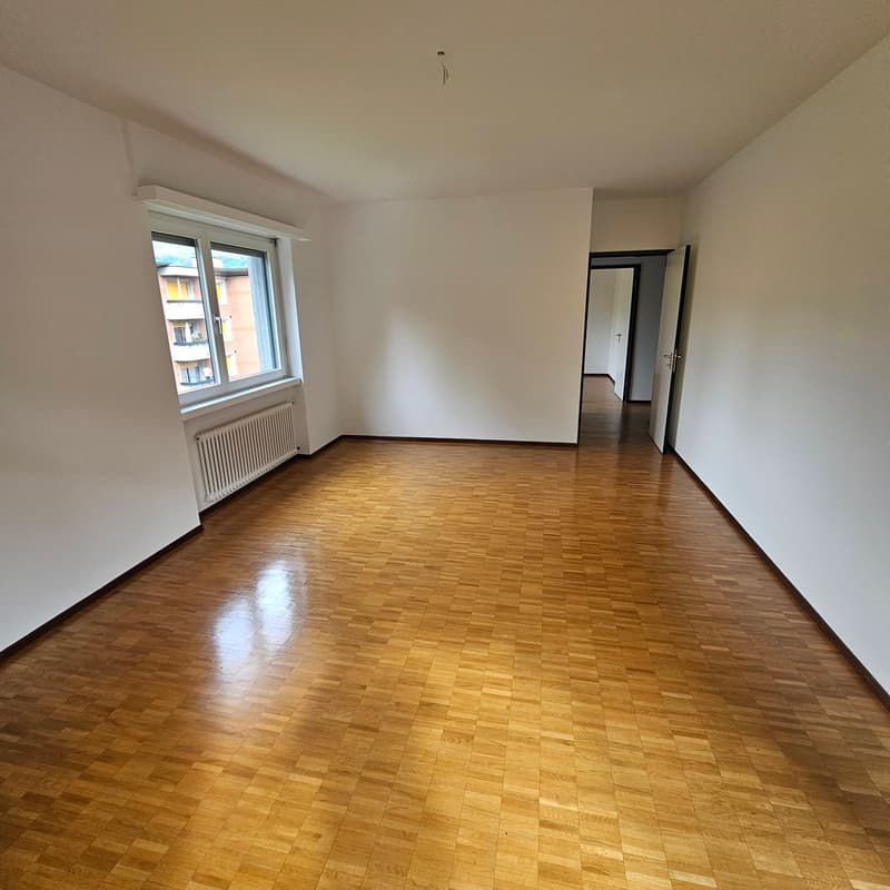 Luminoso appartamento di 3.5 locali con balcone a Manno (5)