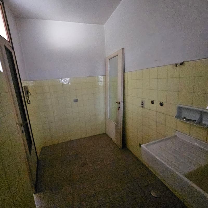 Wohnung 3.5 Zimmer mit Balkon und Parkplatz in Varese (8)