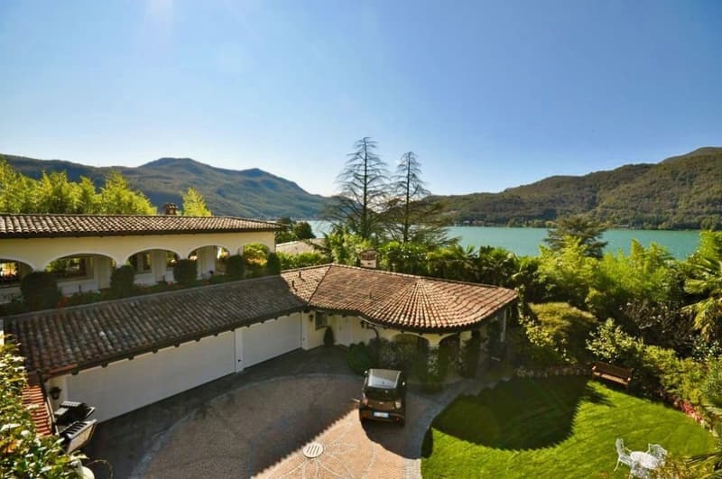 Grande villa con stupenda vista sul lago di Lugano a Morcote (1)