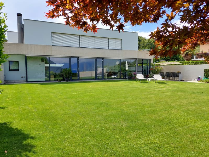 Casa Moderna con giardino e parziale vista lago a Lugano-Carona (1)