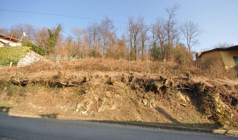 Terrain constructible avec vue ouverte à Rovio (2)