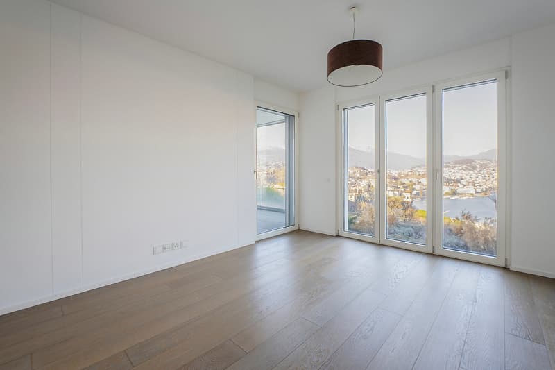 Elegant 4.5-Room Apartment with Terraces and Lake View (5)
