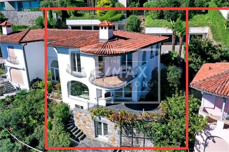Villa con vista lago imprendibile (4)