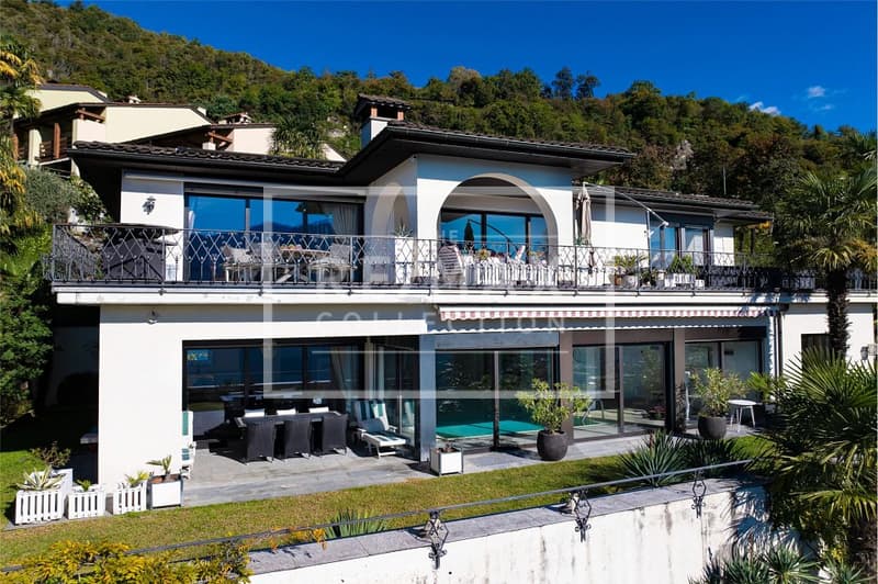Villa di 6 locali con vista lago (1)