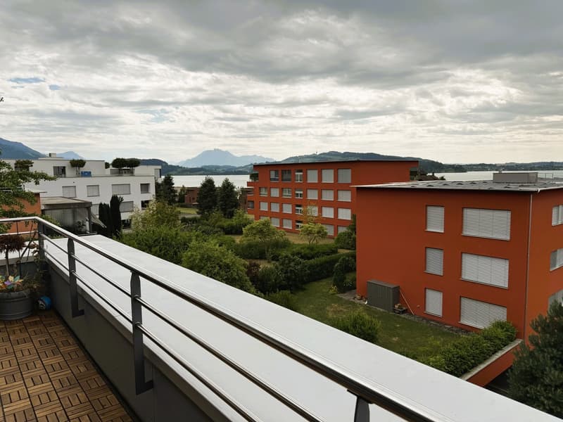 Wohnen auf höchstem Niveau – exklusive 6-Zimmer-Attikawohnung in Oberwil bei Zug (4)