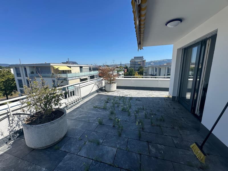 4,5-Zimmer-Attika-/Penthouse-Wohnung mit Panoramaterrasse in Cham (5)