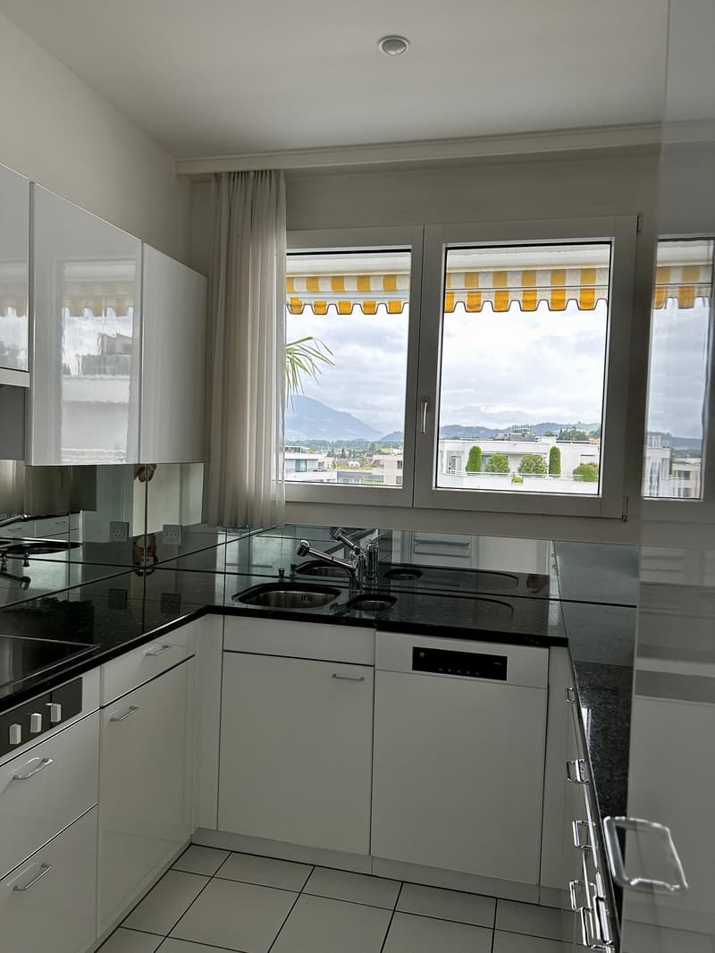 4,5-Zimmer-Attika-/Penthouse-Wohnung mit Panoramaterrasse in Cham (16)
