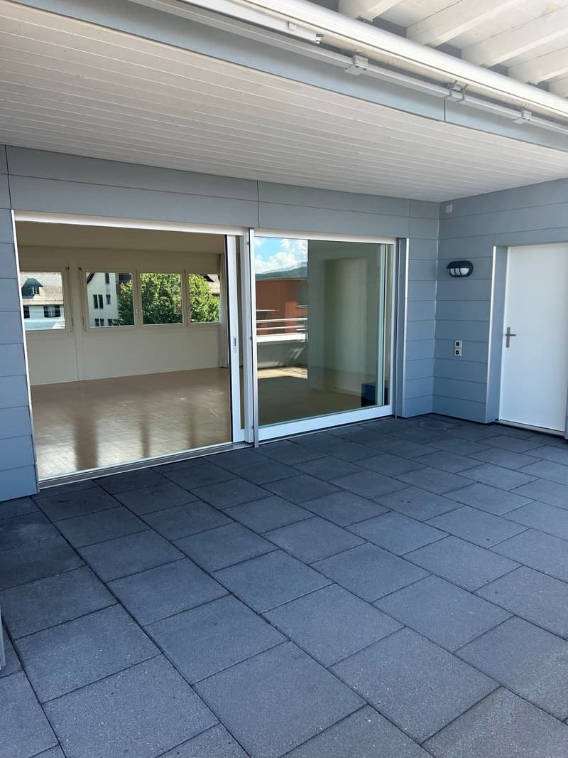 Wohnen auf höchstem Niveau – exklusive 6-Zimmer-Attikawohnung in Oberwil bei Zug (4)