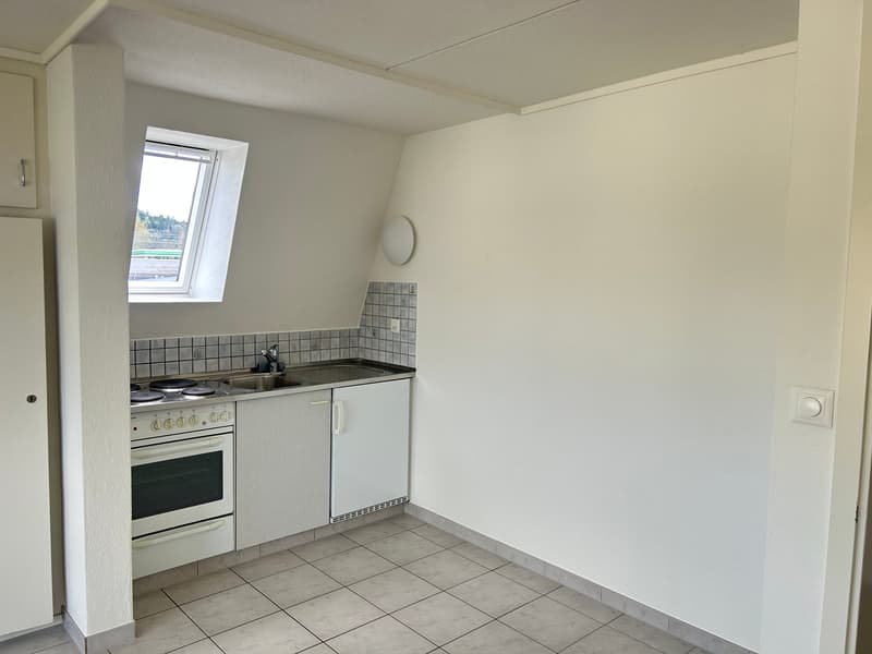Gemütliche 2-Zimmer-Dachgeschosswohnung in Oftringen (3)