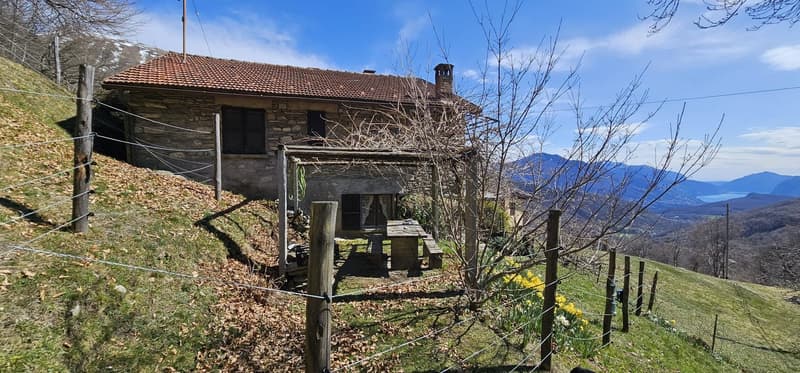 Affascinante casa rustica con vista panoramica a Gola di Lago (4)