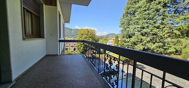 Splendida Villa di 9 Locali a Morbio Inferiore – Eleganza e Comfort in Vendita (3)
