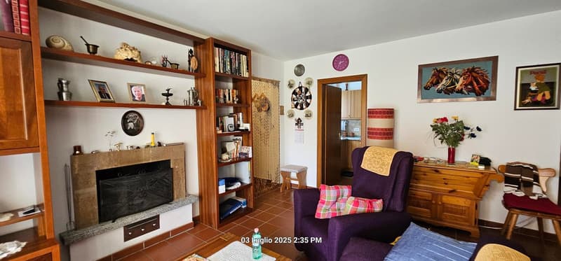 Accogliente appartamento di 3.5 locali a Cademario con piscina e vista panoramica (5)