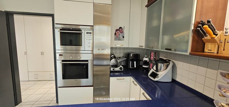 Elegante appartamento 5.5 locali con grandi spazi e zona tranquilla. (4)
