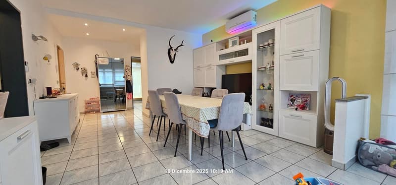 Elegante appartamento 5.5 locali con grandi spazi e zona tranquilla. (1)