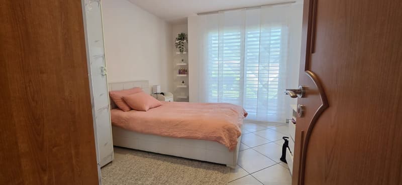 Elegante abitazione con ampio giardino, garage e caratteristico grottino (13)