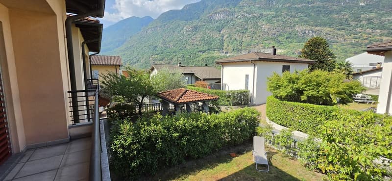 Elegante abitazione con ampio giardino, garage e caratteristico grottino (23)