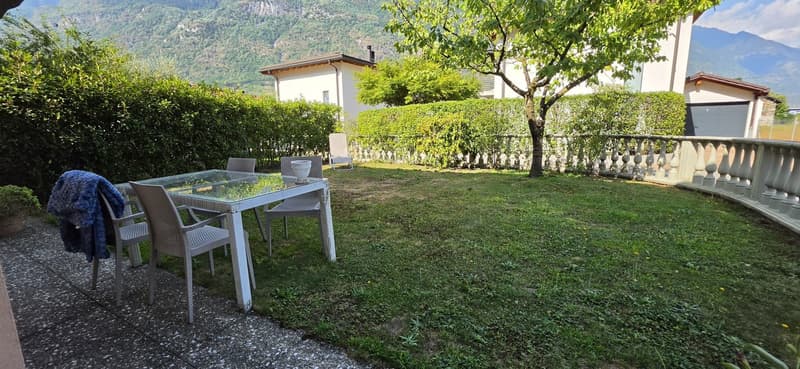Elegante abitazione con ampio giardino, garage e caratteristico grottino (9)