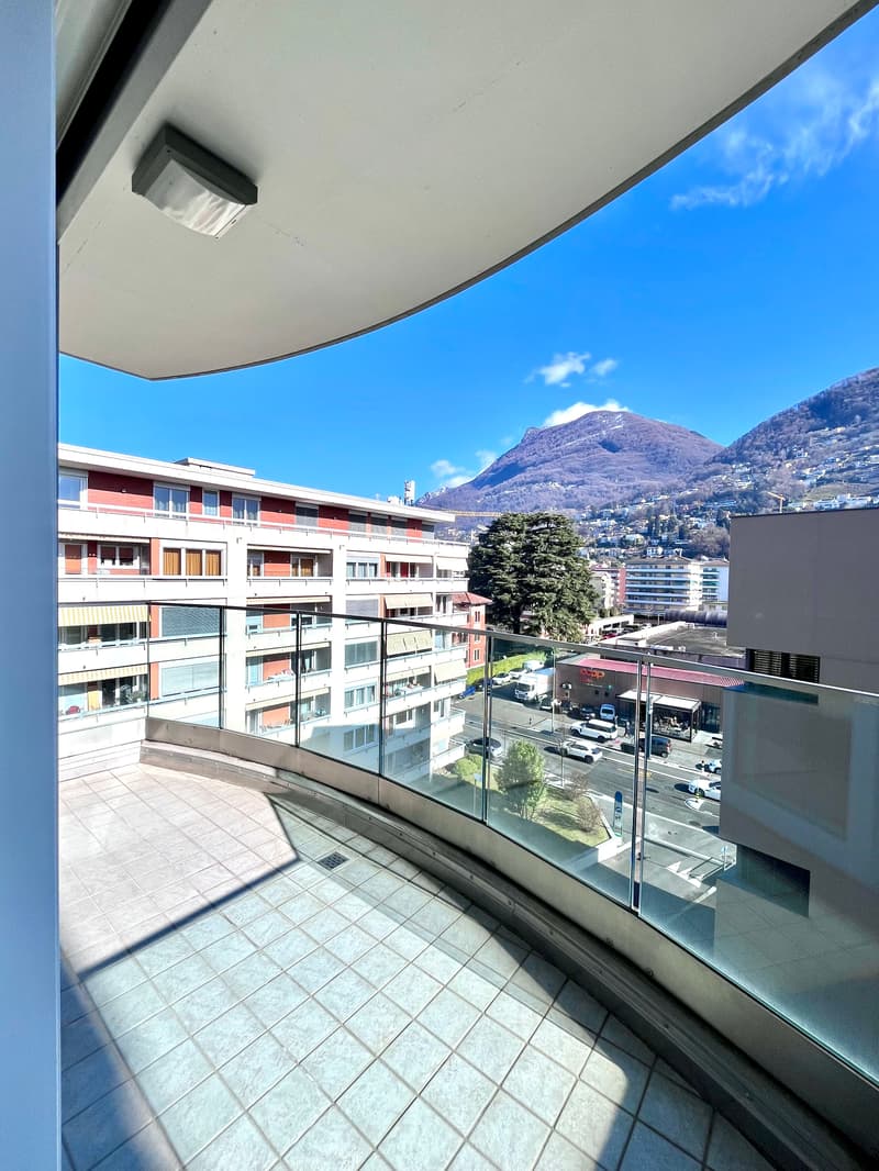 Appartement élégant de 3.5 pièces avec vue panoramique à Lugano (10)