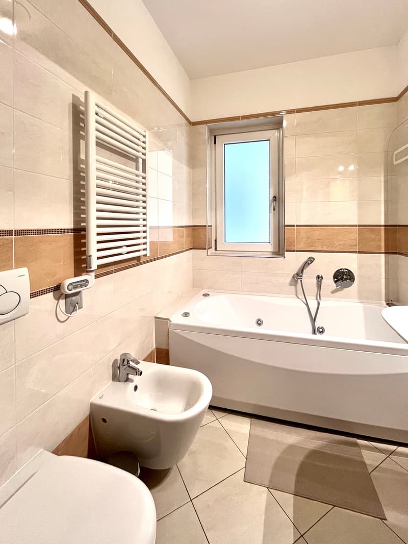 Appartement élégant de 3.5 pièces avec vue panoramique à Lugano (8)