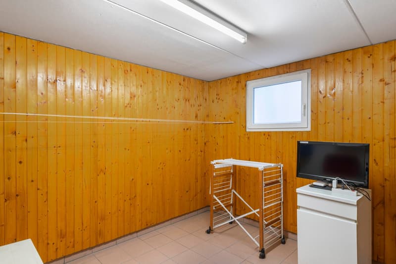 Maison charmante avec grand jardin à vendre (14)
