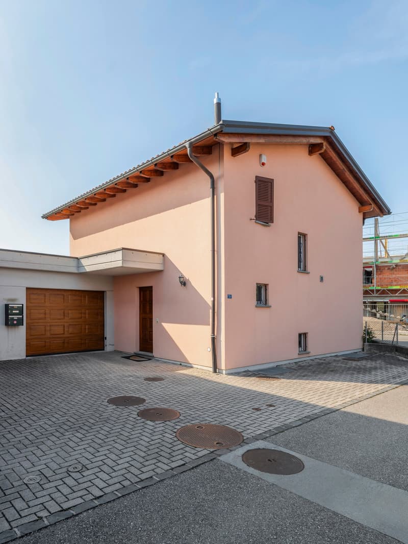 Maison charmante avec grand jardin à vendre (2)