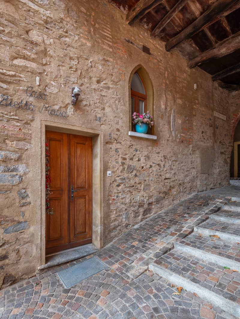 Vente d'une maison caractéristique dans le noyau d'Iseo (4)
