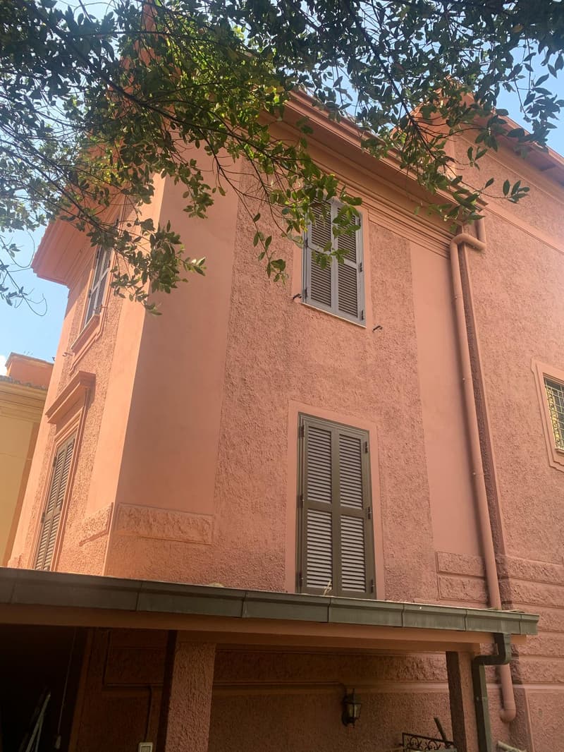Villa de luxe rénovée avec jardin au cœur de Rome (4)
