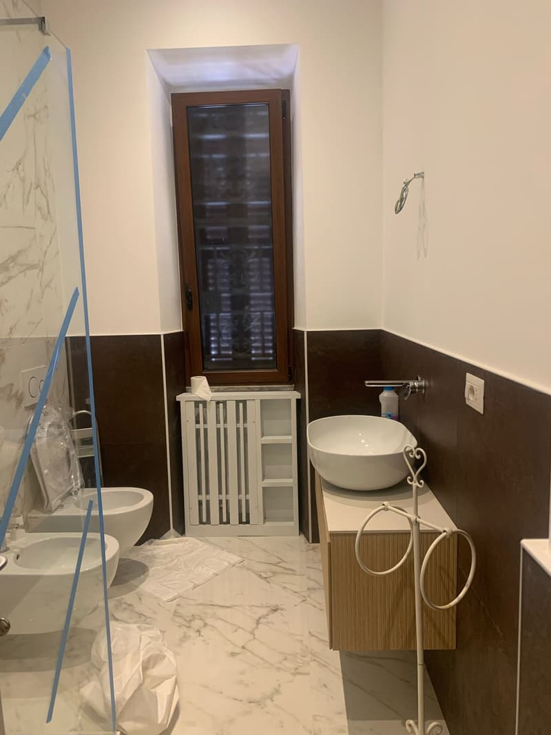Villa de luxe rénovée avec jardin au cœur de Rome (18)