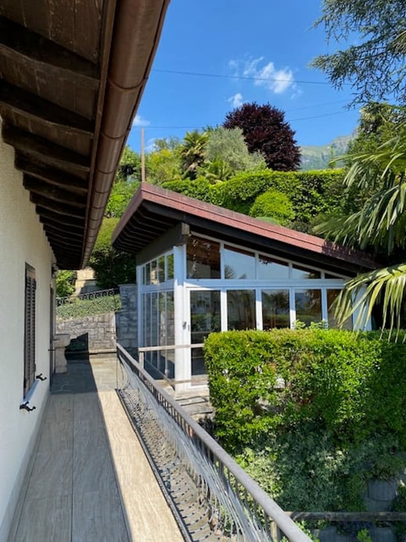 Una bella proprietà con grande giardino a Rovio (8)