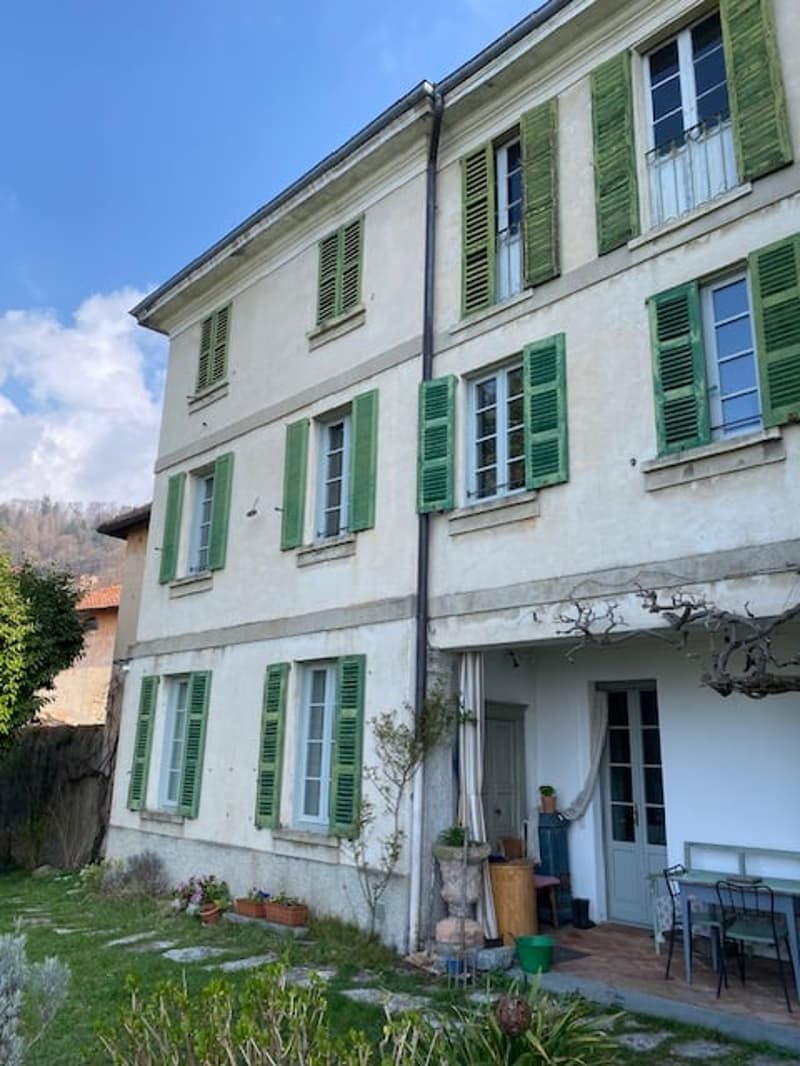 Grande casa d’epoca con giardino di mq 1.000 (1)