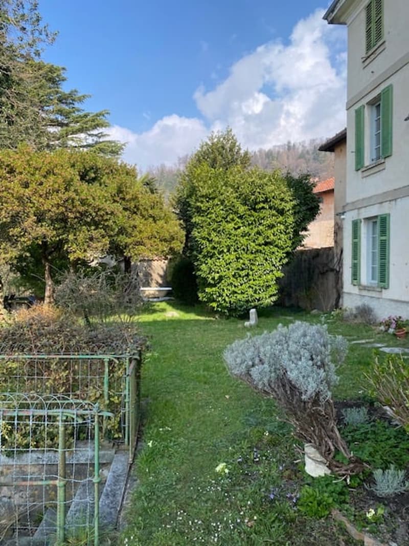 Grande casa d’epoca con giardino di mq 1.000 (2)