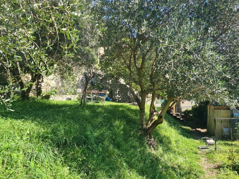Si affitta a Gandria straordinario appartamento con giardino e vista lago (21)
