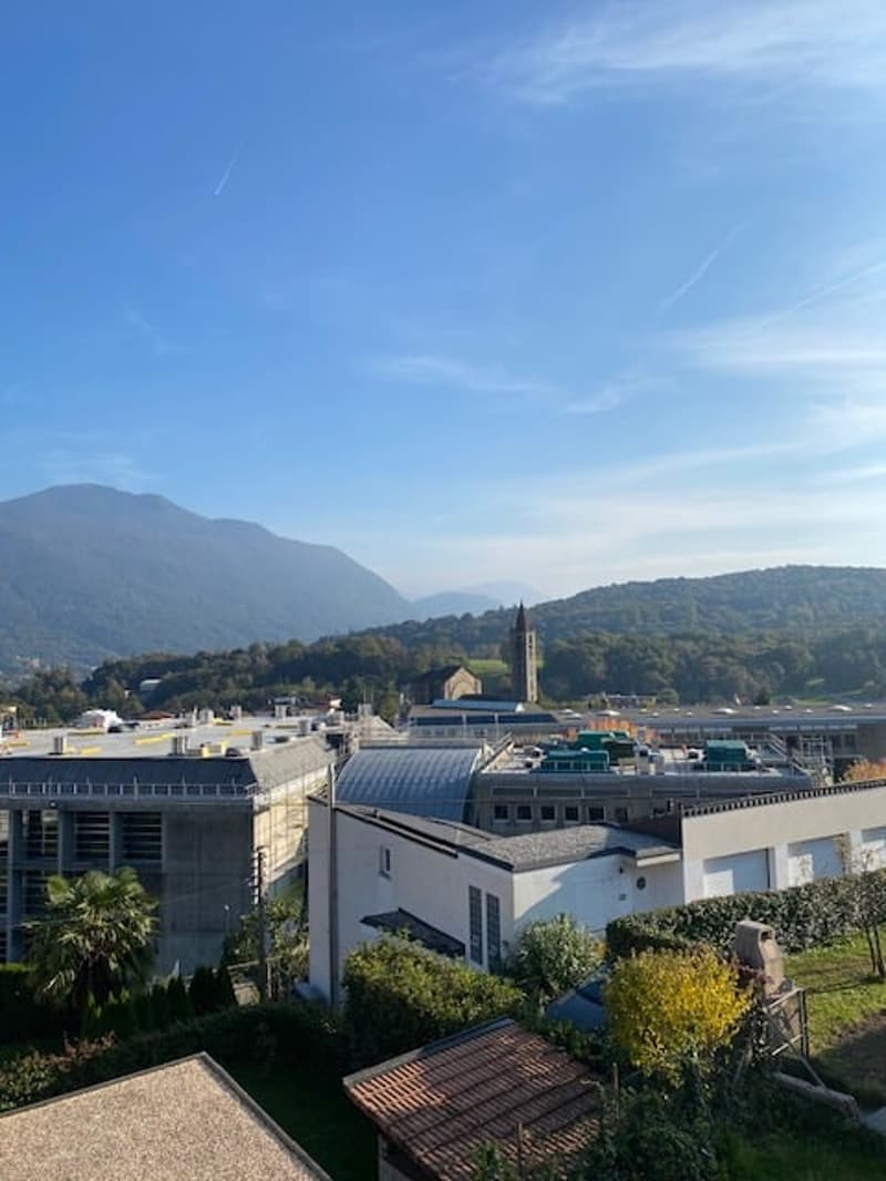 Vendesi affascinante casa d’epoca in posizione rialzata (9)